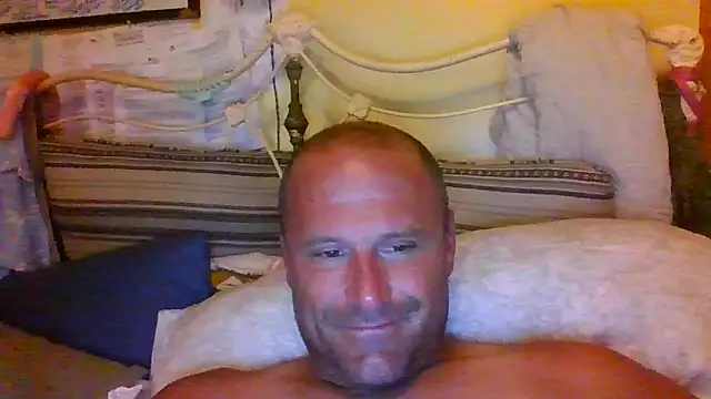 Snapshot of raybo715 chatting on 06/04/26, 04:39 raybo715 online show from 06/04/26, 04:39