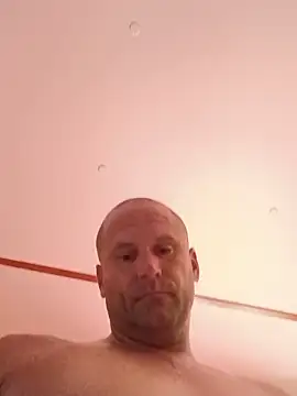 Snapshot of raybo715 chatting on 06/11/26, 05:43 raybo715 online show from 06/11/26, 05:43