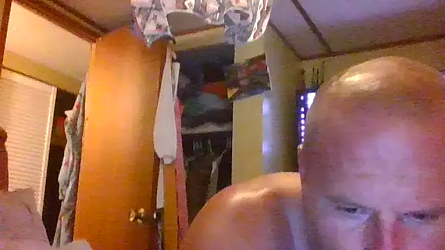 Snapshot of raybo715 chatting on 06/11/26, 03:03 raybo715 online show from 06/11/26, 03:03