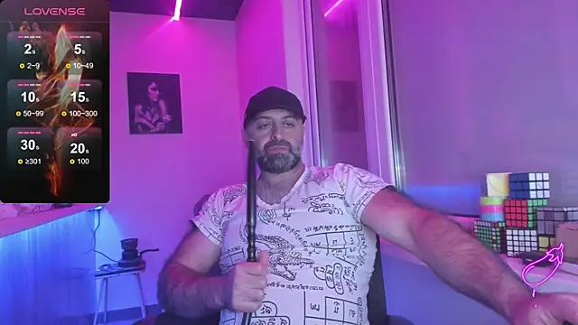 Snapshot of MAGABEAR077 chatting on 10/15/25, 08:11 MAGABEAR077 online show from 10/15/25, 08:11