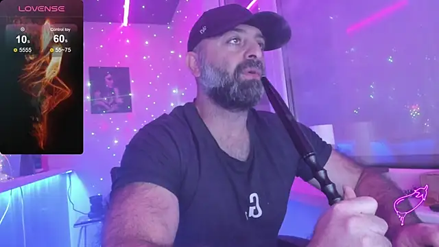 Snapshot of MAGABEAR077 chatting on 11/08/25, 04:10 MAGABEAR077 online show from 11/08/25, 04:10