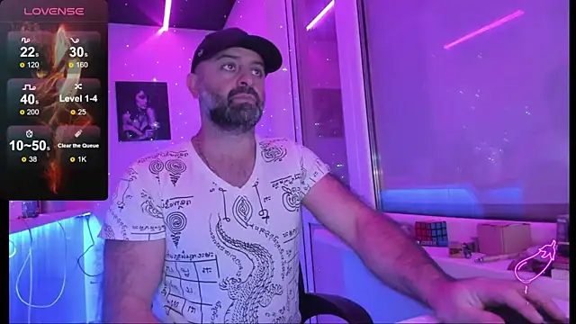 Snapshot of MAGABEAR077 chatting on 11/17/25, 02:26 MAGABEAR077 online show from 11/17/25, 02:26