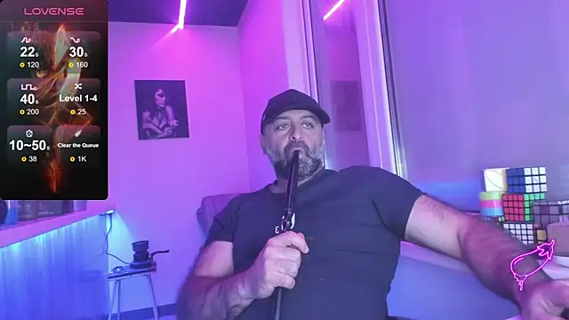 Snapshot of MAGABEAR077 chatting on 10/15/25, 08:39 MAGABEAR077 online show from 10/15/25, 08:39