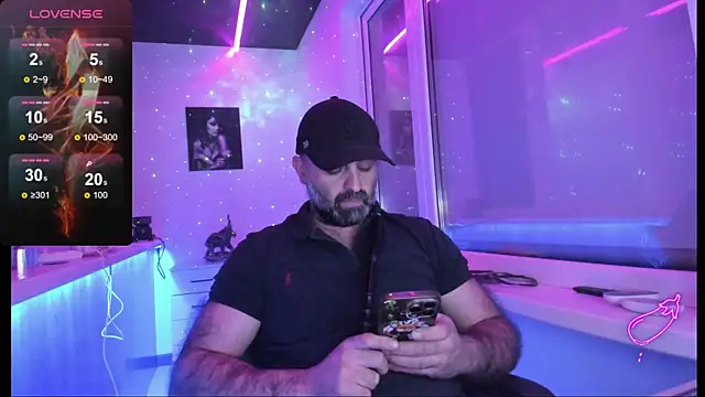 Snapshot of MAGABEAR077 chatting on 11/23/25, 01:32 MAGABEAR077 online show from 11/23/25, 01:32