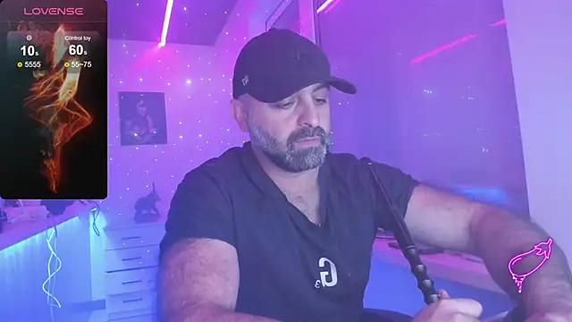 Snapshot of MAGABEAR077 chatting on 11/24/25, 12:27 MAGABEAR077 online show from 11/24/25, 12:27