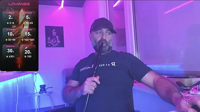 Snapshot of MAGABEAR077 chatting on 11/10/25, 11:48 MAGABEAR077 online show from 11/10/25, 11:48