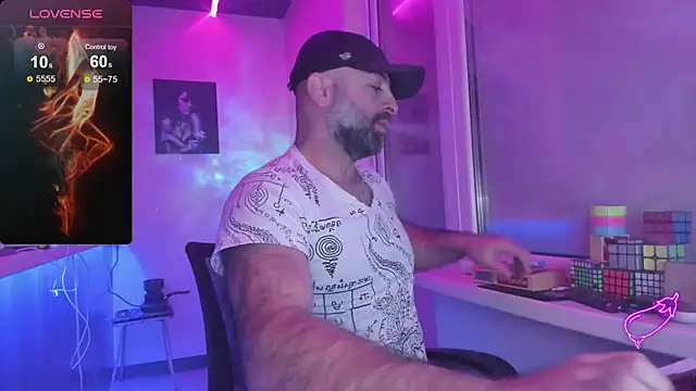 Snapshot of MAGABEAR077 chatting on 10/22/25, 02:55 MAGABEAR077 online show from 10/22/25, 02:55