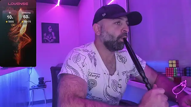 Snapshot of MAGABEAR077 chatting on 10/12/25, 12:45 MAGABEAR077 online show from 10/12/25, 12:45