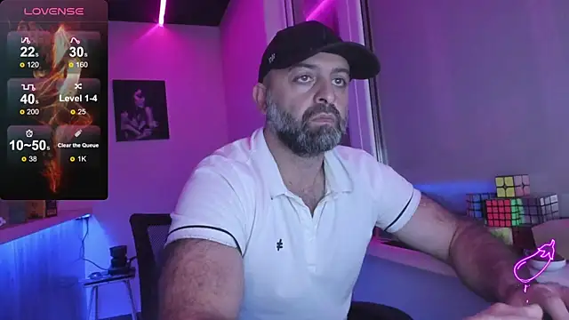 Snapshot of MAGABEAR077 chatting on 10/06/25, 10:49 MAGABEAR077 online show from 10/06/25, 10:49