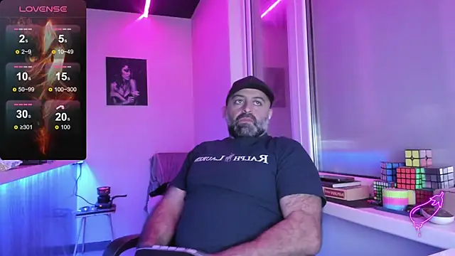 Snapshot of MAGABEAR077 chatting on 10/02/25, 10:07 MAGABEAR077 online show from 10/02/25, 10:07