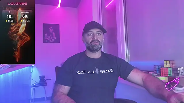 Snapshot of MAGABEAR077 chatting on 10/01/25, 08:57 MAGABEAR077 online show from 10/01/25, 08:57