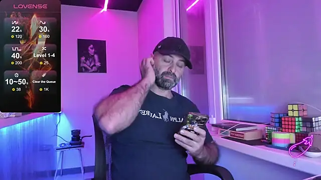 Snapshot of MAGABEAR077 chatting on 10/03/25, 08:49 MAGABEAR077 online show from 10/03/25, 08:49