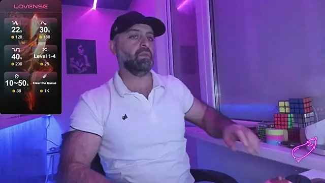 Snapshot of MAGABEAR077 chatting on 10/14/25, 02:34 MAGABEAR077 online show from 10/14/25, 02:34