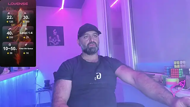 Snapshot of MAGABEAR077 chatting on 10/09/25, 11:33 MAGABEAR077 online show from 10/09/25, 11:33