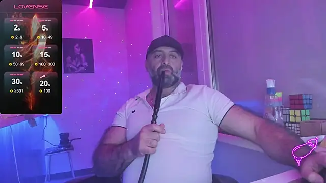 Snapshot of MAGABEAR077 chatting on 10/26/25, 04:51 MAGABEAR077 online show from 10/26/25, 04:51