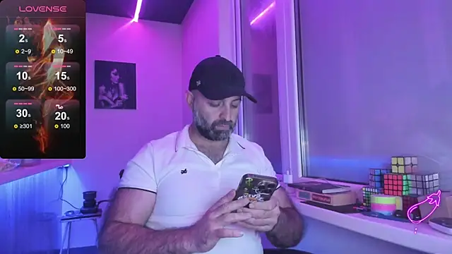 Snapshot of MAGABEAR077 chatting on 10/07/25, 01:34 MAGABEAR077 online show from 10/07/25, 01:34