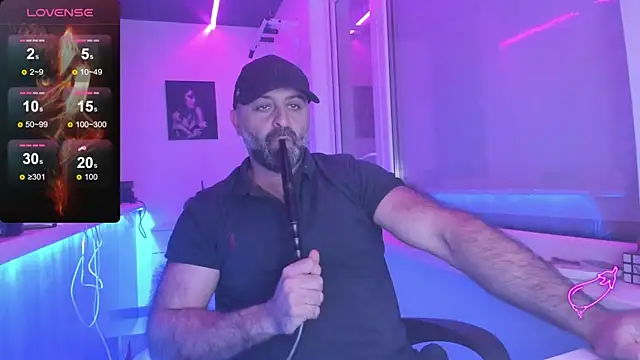 Snapshot of MAGABEAR077 chatting on 11/26/25, 02:39 MAGABEAR077 online show from 11/26/25, 02:39