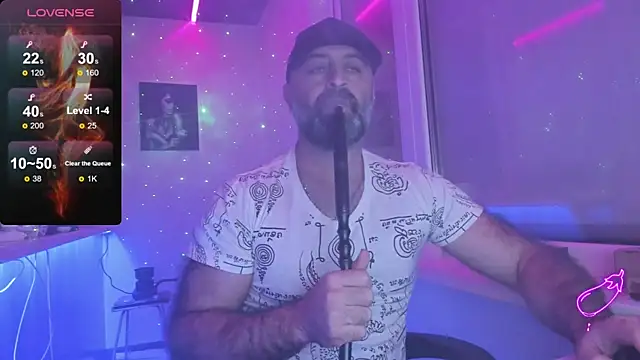 Snapshot of MAGABEAR077 chatting on 11/07/25, 07:51 MAGABEAR077 online show from 11/07/25, 07:51