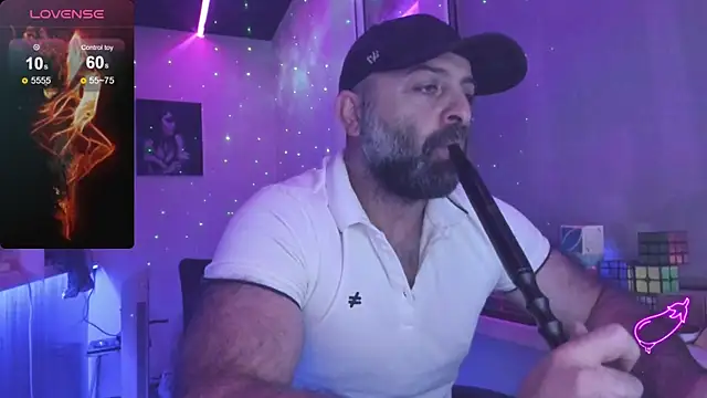 Snapshot of MAGABEAR077 chatting on 11/01/25, 07:30 MAGABEAR077 online show from 11/01/25, 07:30