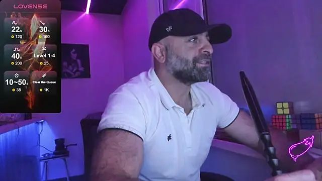 Snapshot of MAGABEAR077 chatting on 10/11/25, 12:06 MAGABEAR077 online show from 10/11/25, 12:06