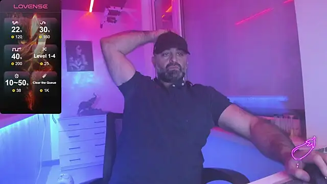 Snapshot of MAGABEAR077 chatting on 12/14/25, 08:14 MAGABEAR077 online show from 12/14/25, 08:14