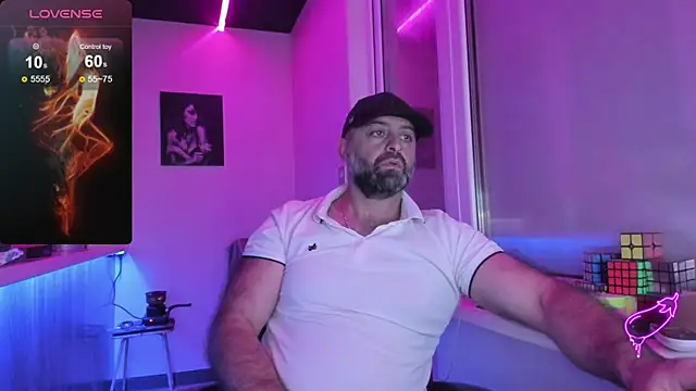 Snapshot of MAGABEAR077 chatting on 10/05/25, 09:33 MAGABEAR077 online show from 10/05/25, 09:33