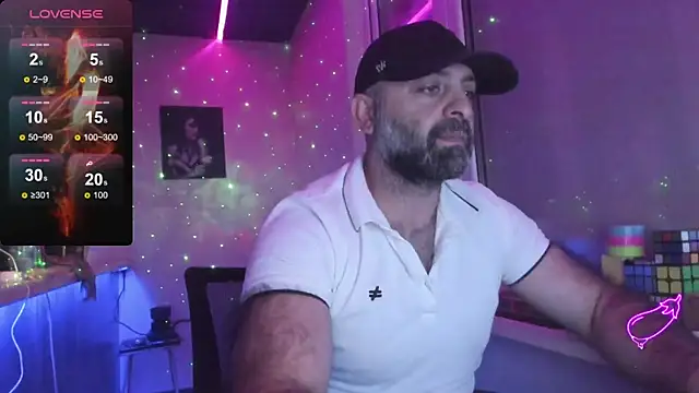 Snapshot of MAGABEAR077 chatting on 10/28/25, 09:41 MAGABEAR077 online show from 10/28/25, 09:41