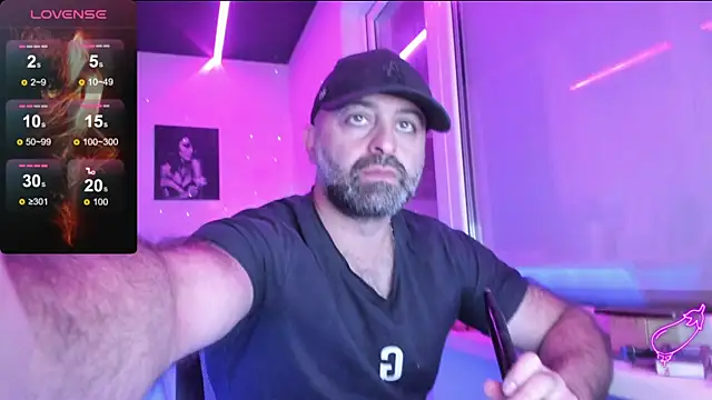 Snapshot of MAGABEAR077 chatting on 11/11/25, 07:52 MAGABEAR077 online show from 11/11/25, 07:52