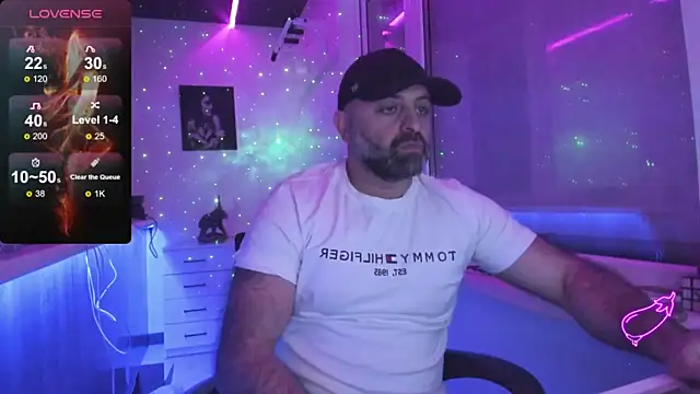 Snapshot of MAGABEAR077 chatting on 11/28/25, 02:34 MAGABEAR077 online show from 11/28/25, 02:34