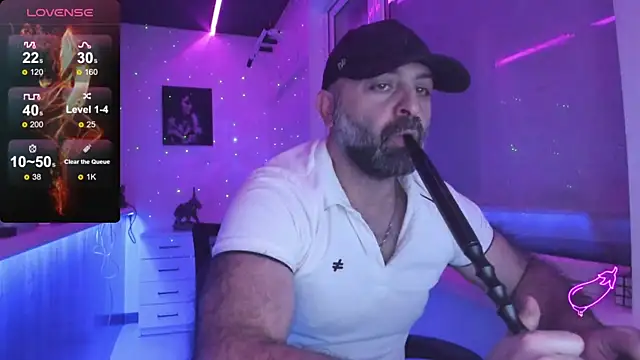 Snapshot of MAGABEAR077 chatting on 11/30/25, 10:49 MAGABEAR077 online show from 11/30/25, 10:49