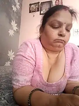 Snapshot of Kavya_kapoor chatting on 05/15/26, 08:45 Kavya kapoor online show from 05/15/26, 08:45