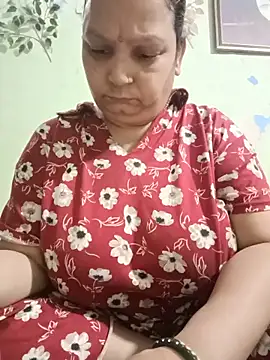 Snapshot of Kavya_kapoor chatting on 06/30/26, 07:52 Kavya kapoor online show from 06/30/26, 07:52
