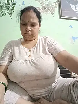 Snapshot of Kavya_kapoor chatting on 05/31/26, 05:19 Kavya kapoor online show from 05/31/26, 05:19