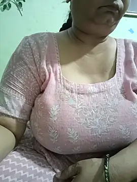 Snapshot of Kavya_kapoor chatting on 06/25/26, 07:35 Kavya kapoor online show from 06/25/26, 07:35