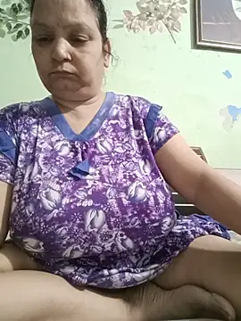 Snapshot of Kavya_kapoor chatting on 06/07/26, 05:29 Kavya kapoor online show from 06/07/26, 05:29