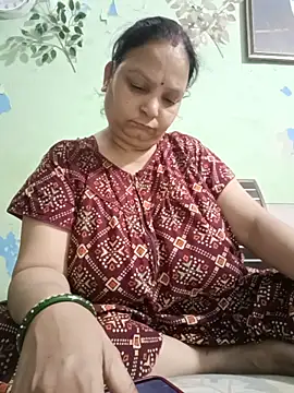 Snapshot of Kavya_kapoor chatting on 06/06/26, 05:18 Kavya kapoor online show from 06/06/26, 05:18