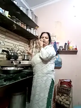 Kavya kapoor online show from 02/17/26, 03:26