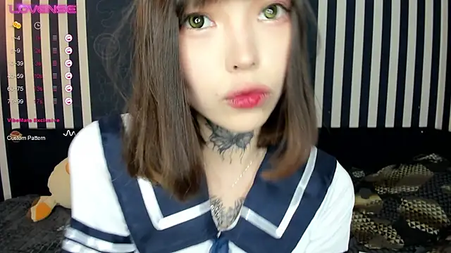 Snapshot of Dark_Ester chatting on 01/30/25, 04:45 Dark Ester online show from 01/30/25, 04:45