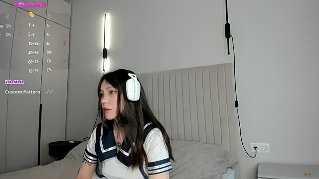 Snapshot of Dark_Ester chatting on 02/25/26, 08:36 Dark Ester online show from 02/25/26, 08:36