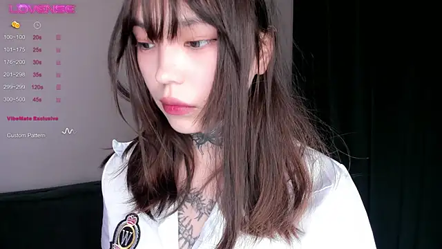 Snapshot of Dark_Ester chatting on 09/30/25, 12:44 Dark Ester online show from 09/30/25, 12:44