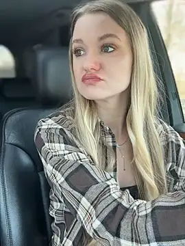 Snapshot of Devill_Angel_ chatting on 03/23/25, 06:37 Devill Angel online show from 03/23/25, 06:37