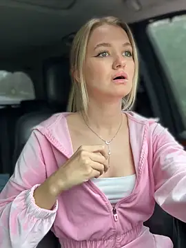 Snapshot of Devill_Angel_ chatting on 09/21/25, 10:20 Devill Angel online show from 09/21/25, 10:20