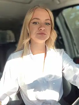 Snapshot of Devill_Angel_ chatting on 09/28/25, 11:17 Devill Angel online show from 09/28/25, 11:17