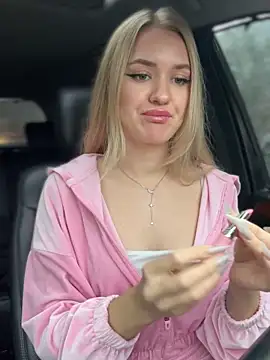 Snapshot of Devill_Angel_ chatting on 11/06/25, 09:35 Devill Angel online show from 11/06/25, 09:35