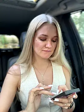 Snapshot of Devill_Angel_ chatting on 09/11/25, 11:21 Devill Angel online show from 09/11/25, 11:21