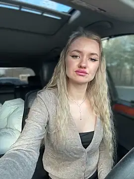 Snapshot of Devill_Angel_ chatting on 11/14/25, 08:07 Devill Angel online show from 11/14/25, 08:07