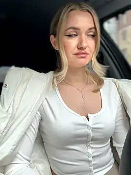 Snapshot of Devill_Angel_ chatting on 11/17/25, 09:24 Devill Angel online show from 11/17/25, 09:24