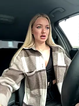 Snapshot of Devill_Angel_ chatting on 10/23/25, 10:36 Devill Angel online show from 10/23/25, 10:36