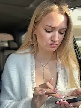 Snapshot of Devill_Angel_ chatting on 10/18/25, 10:17 Devill Angel online show from 10/18/25, 10:17