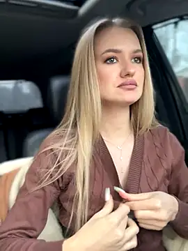 Snapshot of Devill_Angel_ chatting on 12/14/25, 10:54 Devill Angel online show from 12/14/25, 10:54